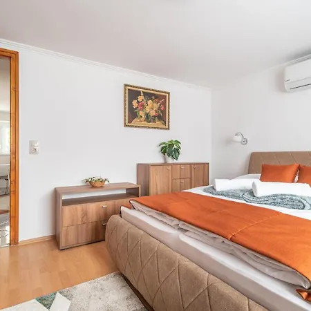 Topaz Apartmanhazak 아파트호텔