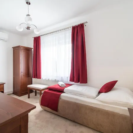 Topaz Apartmanhazak *
