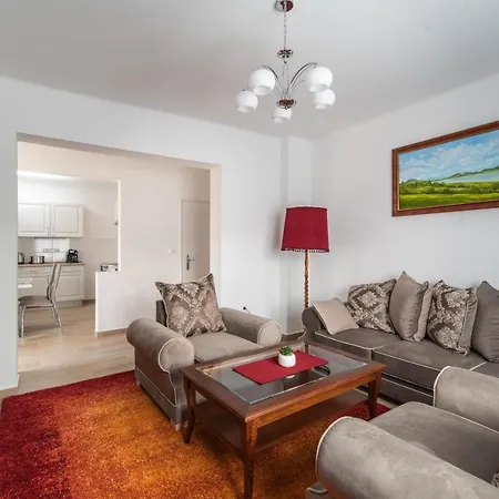 Topaz Apartmanhazak 아파트호텔 *