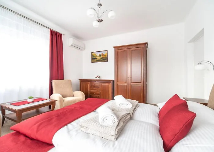 Topaz Apartmanhazak