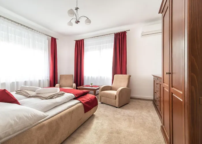 Topaz Apartmanhazak מלון דירות קסזטלי