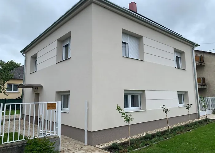 Topaz Apartmanhazak 4*